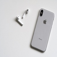 телефони Iphone - 79112 клиенти