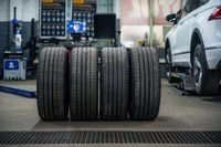 Автомобилни гуми Bridgestone 120 70 17 - 93019 снимки