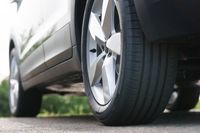 Автомобилни гуми Bridgestone 120 70 17 - 38407 отстъпки