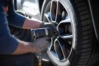 Автомобилни гуми Bridgestone 235 65 17 - 60426 награди